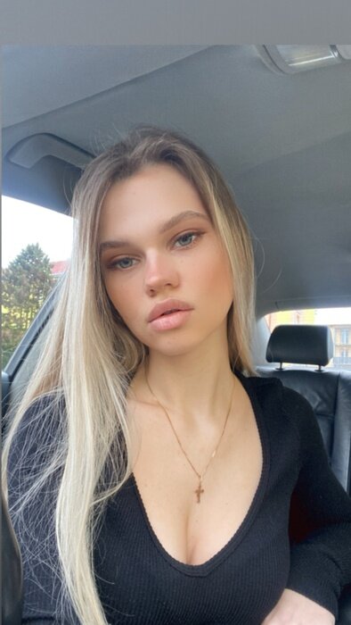 Emiilyross (@emiilyross), OnlyFans creator
