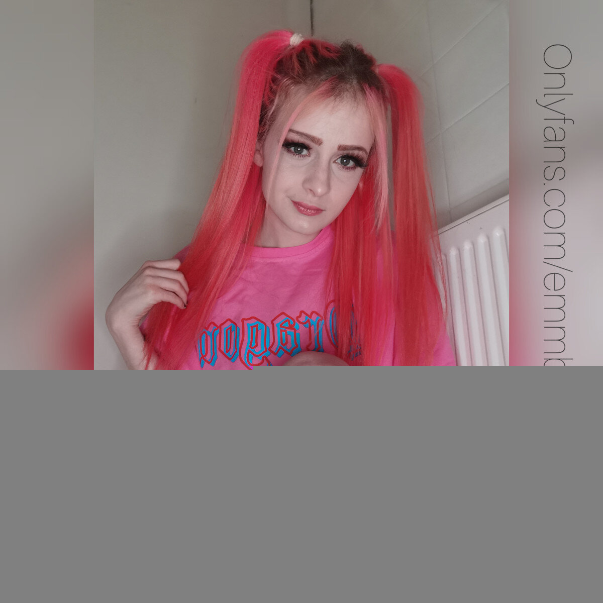 Emilybee9 (@emilybee9), OnlyFans creator