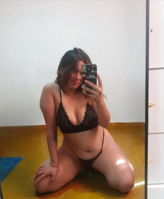 Emilyeimi (@emilyeimi), OnlyFans creator