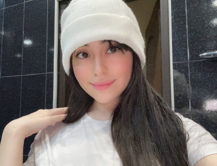 Emilyuumi (@emilyuumi), OnlyFans creator