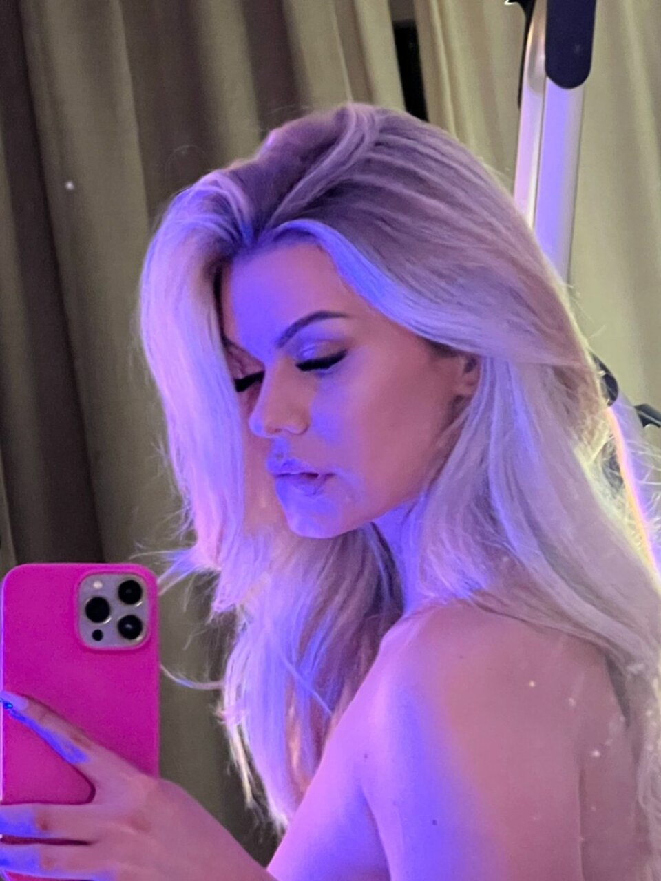 Emisecretsfree (@emisecretsfree), OnlyFans creator