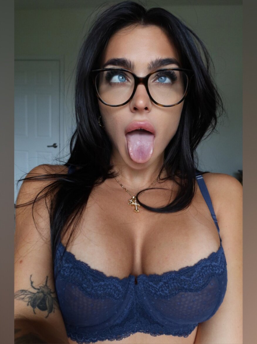Emily (@emjayplays), OnlyFans creator