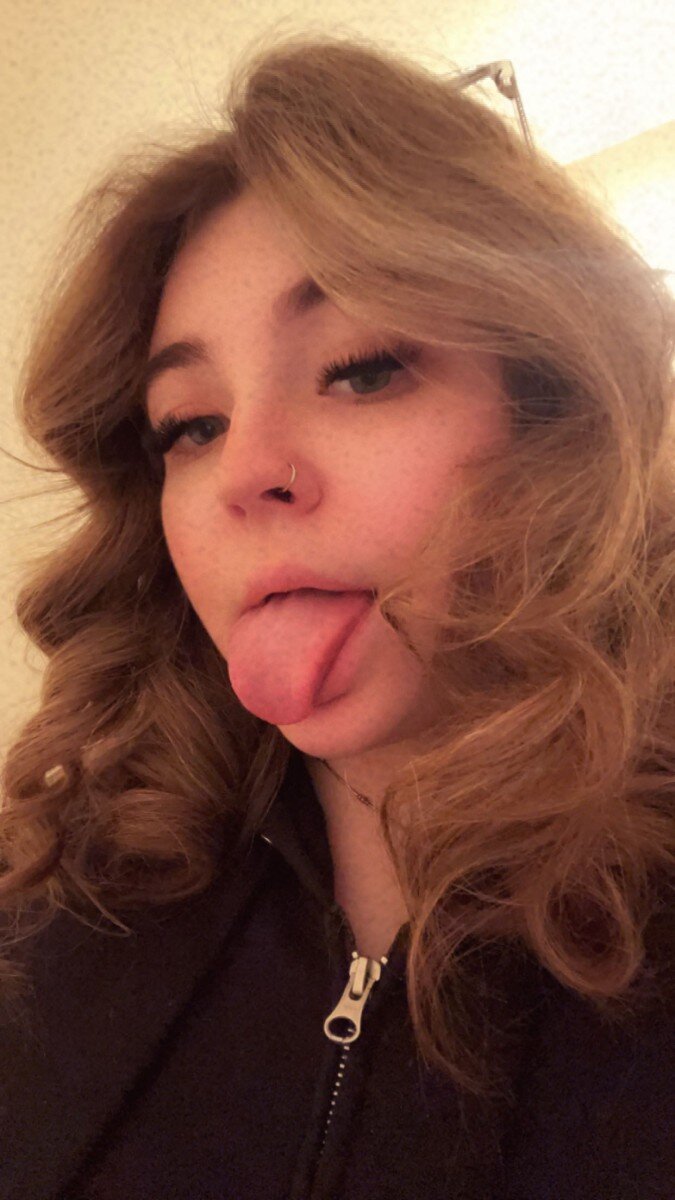 Emmaaaxo (@emmaaaxo), OnlyFans creator