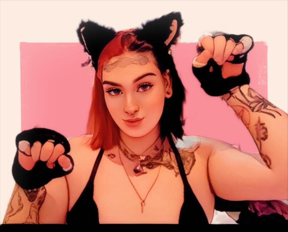 Emmabouuu (@emmabouuu), OnlyFans creator