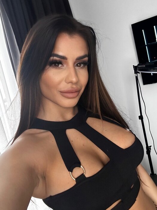 Emmakraft (@emmakraft), OnlyFans creator