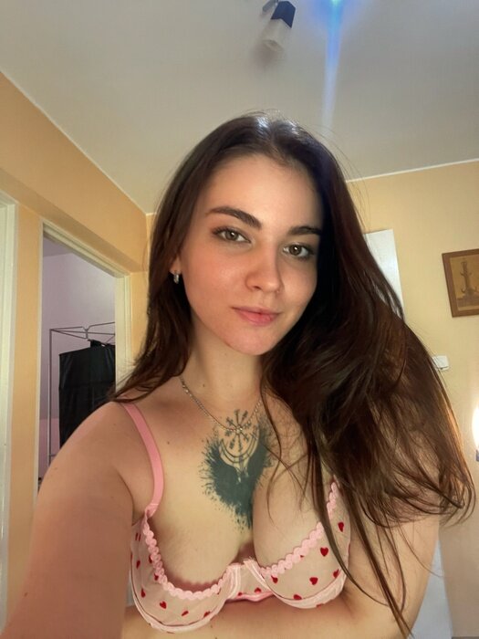 Emmycutie (@emmy_cutie), OnlyFans creator