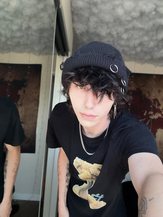 Emotwinkchris (@emotwinkchris), OnlyFans creator