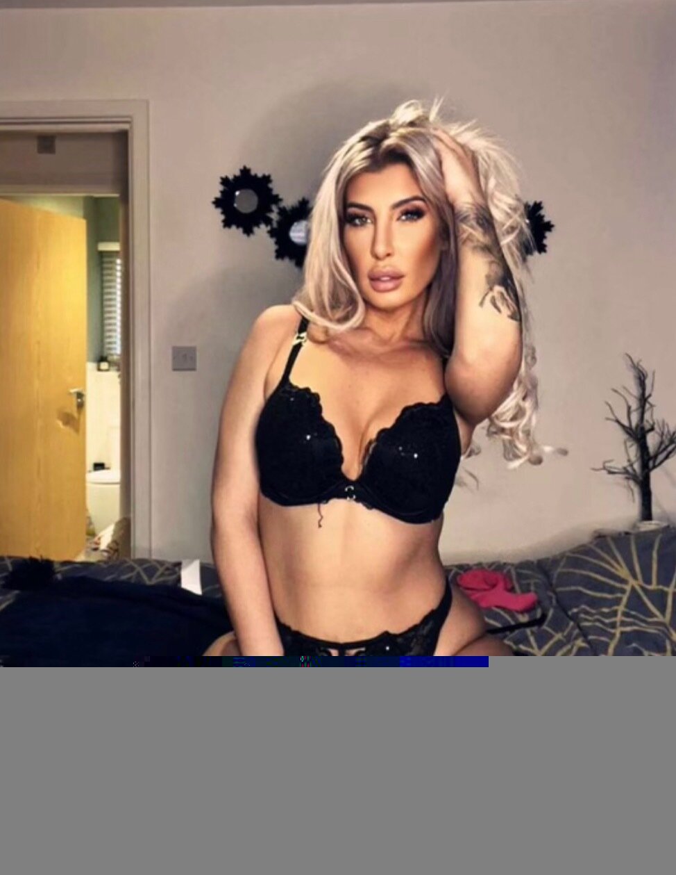 Englishrose1992 (@englishrose1992), OnlyFans creator