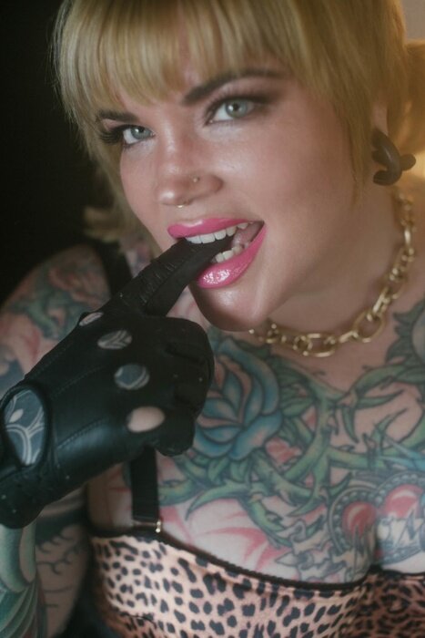 Erinblackhasafetish (@erinblackhasafetish), OnlyFans creator