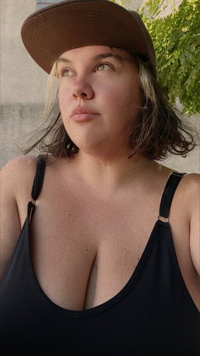Anita (@escoteenv), OnlyFans creator