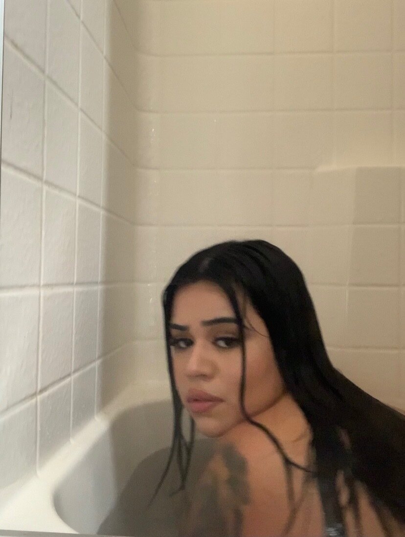 Esmeluvsyouxoxo (@esmeluvsyouxoxo), OnlyFans creator