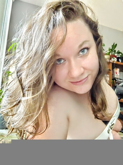 Esmeraldaann (@esmeraldaann), OnlyFans creator