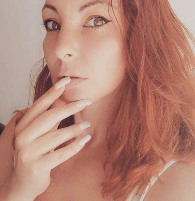 Estherbuylla (@estherbuylla), OnlyFans creator