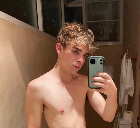 Ethantravels (@ethantravels), OnlyFans creator