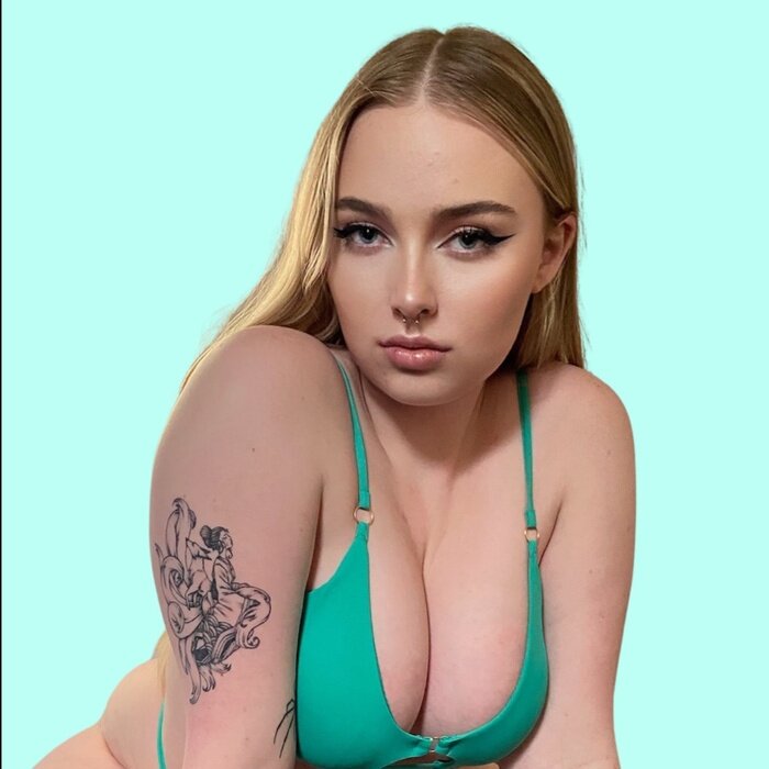 Evalynxo (@evalynxo), OnlyFans creator