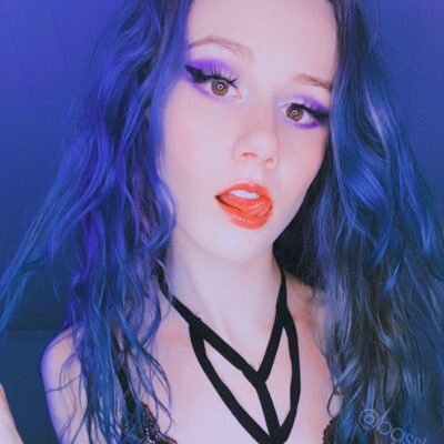 Evanova (@evanova), OnlyFans creator