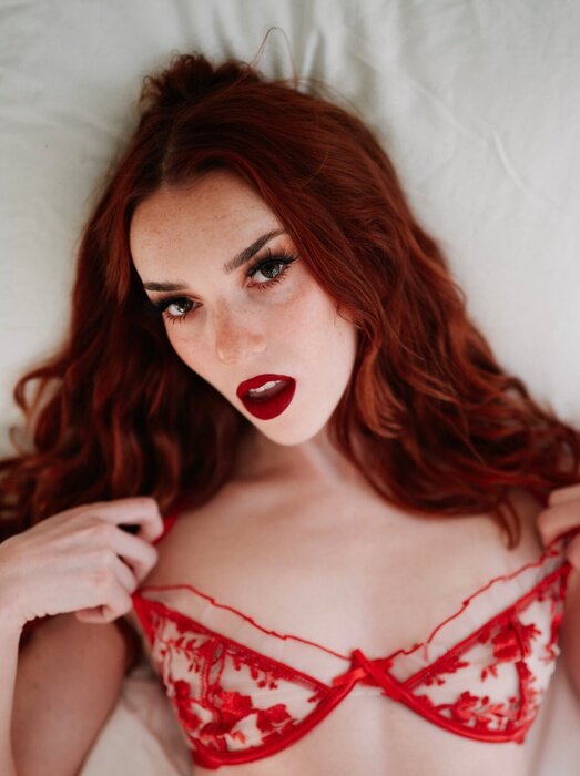Eve (@evejoi), OnlyFans creator