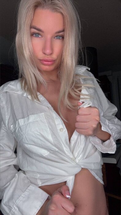 Evelynony (@evelynony), OnlyFans creator