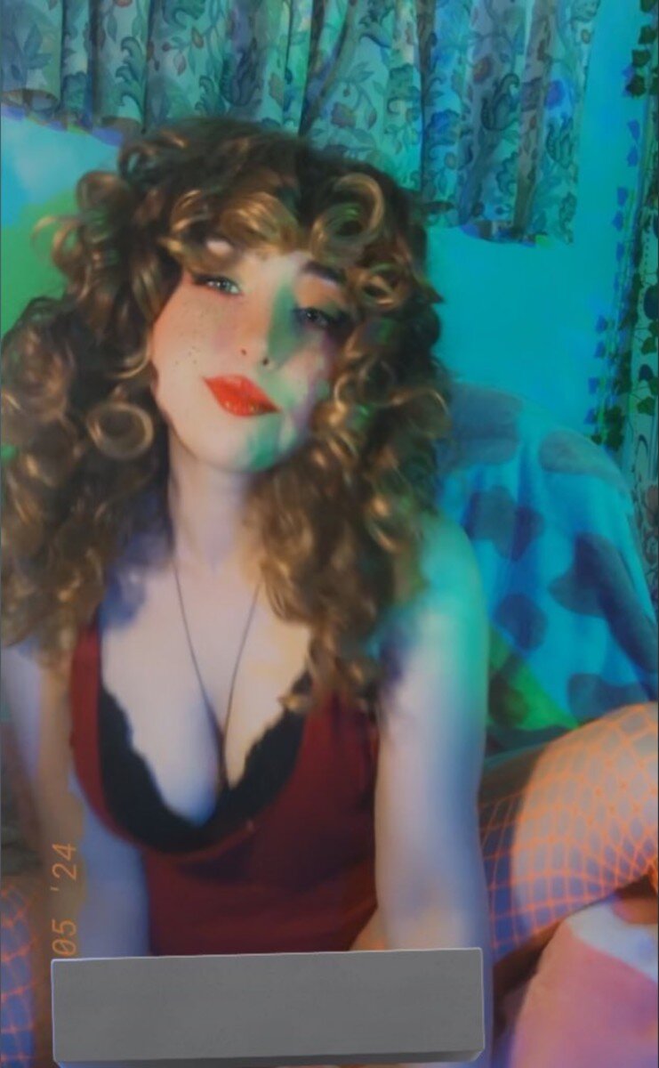 Eviexlane (@eviexlane), OnlyFans creator