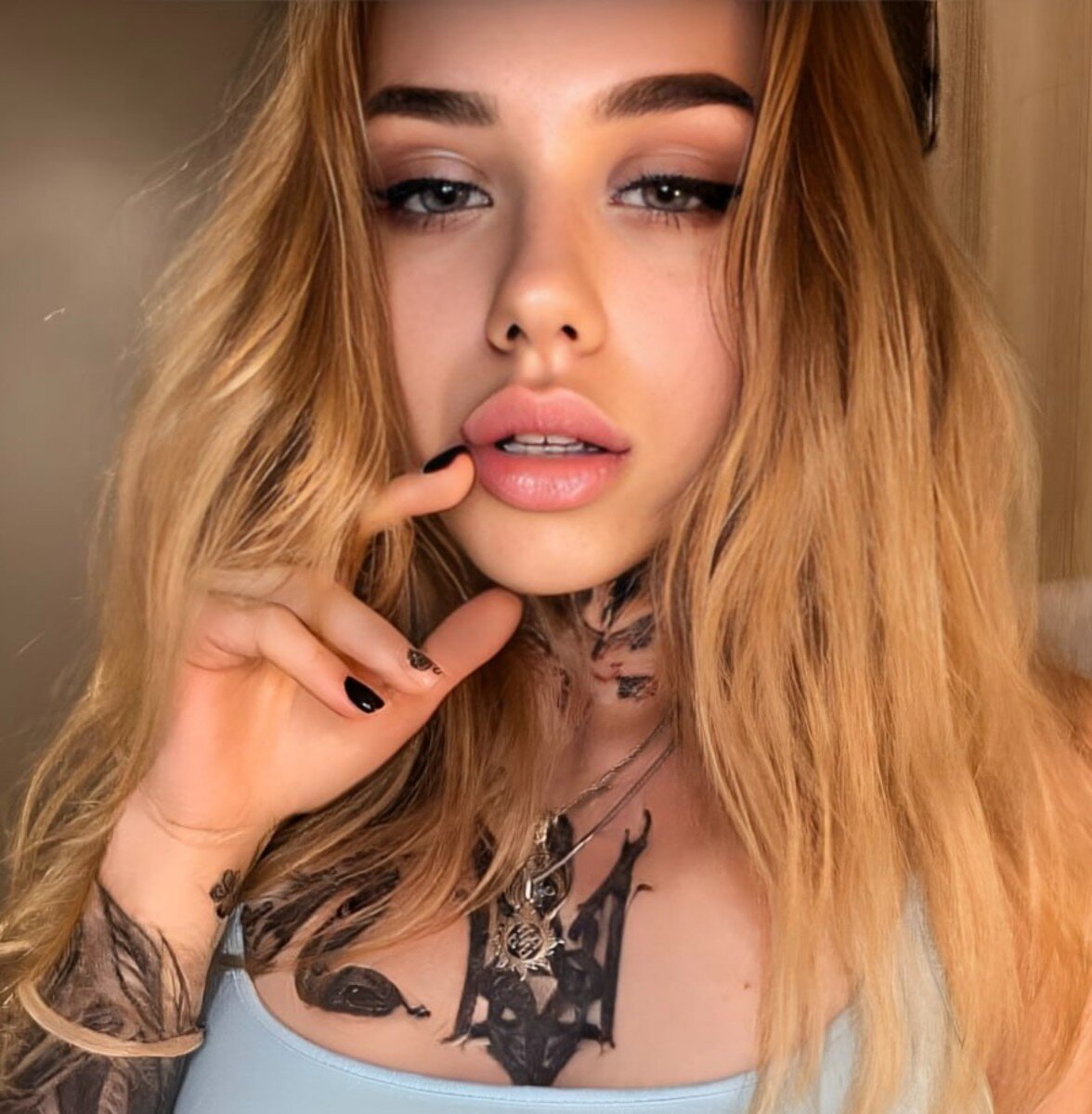 Evilscarlett (@evilscarlett), OnlyFans creator
