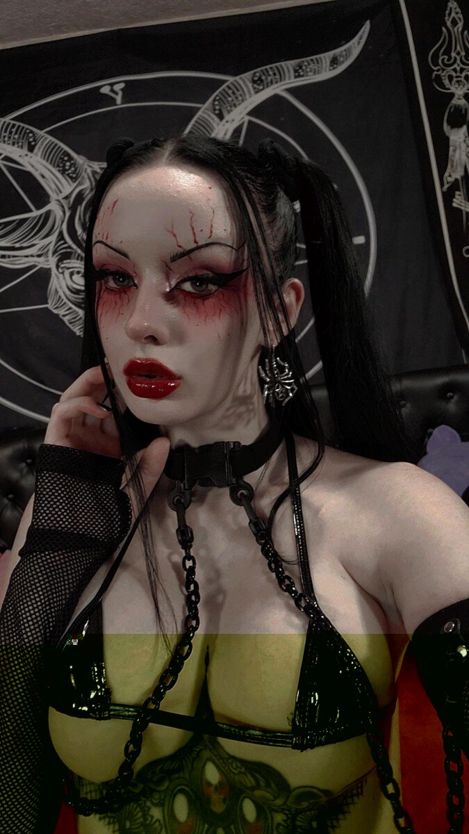 Evilyn666 (@evilyn666), OnlyFans creator
