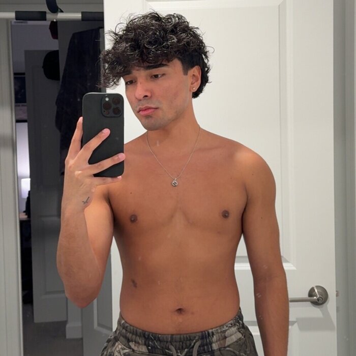 Exclusivealejandro (@exclusivealejandro), OnlyFans creator