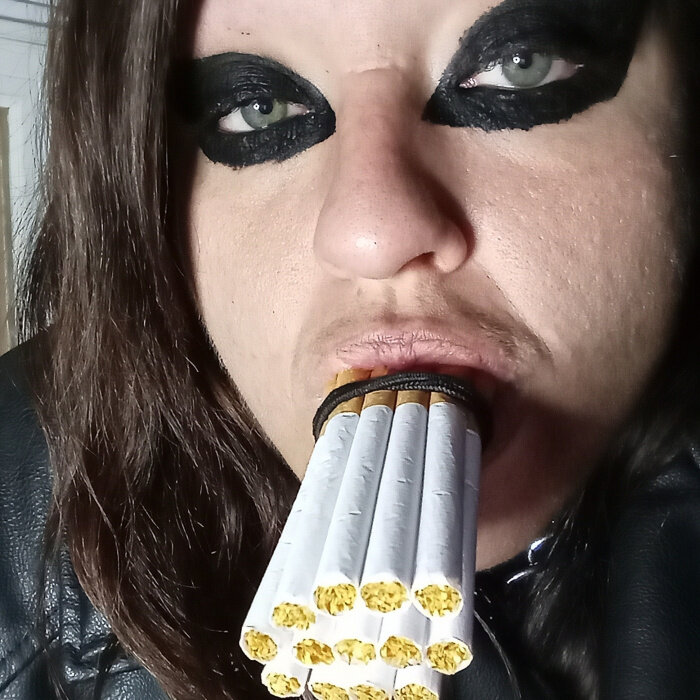 Extremesmokingqueen (@extremesmokingqueen), OnlyFans creator