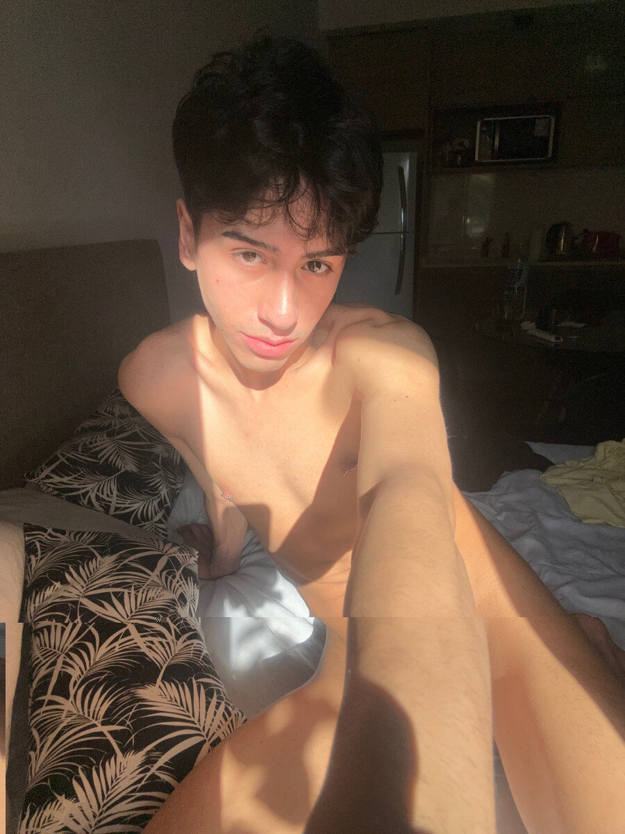 Eze (@ezetwink), OnlyFans creator