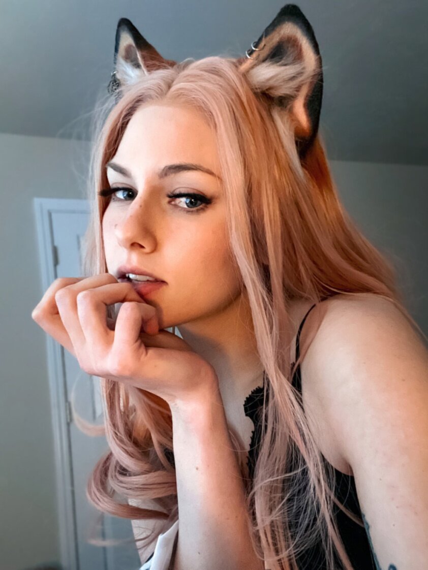 Faeliafire (@faeliafire), OnlyFans creator