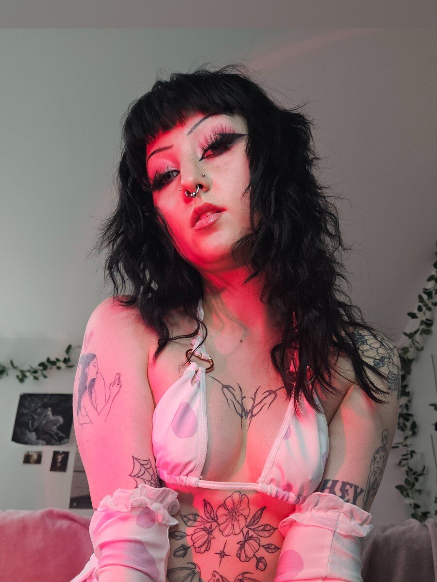 Faeria (@faeria), OnlyFans creator