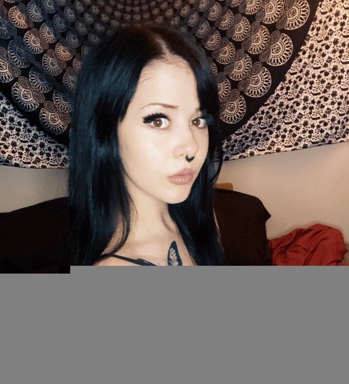 Faeriiemoons (@faeriiemoons), OnlyFans creator