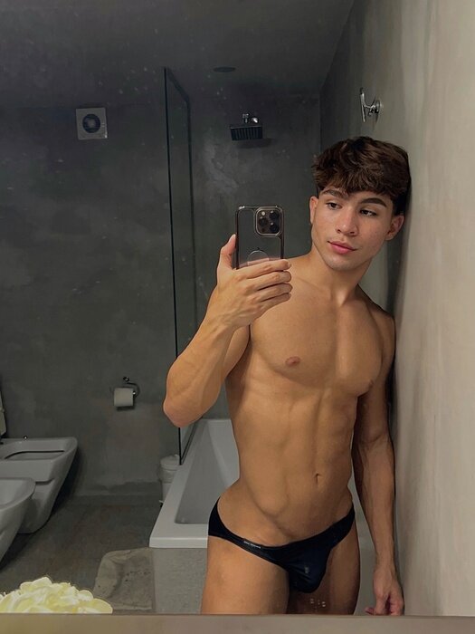 Falconeexx (@falconeexx), OnlyFans creator