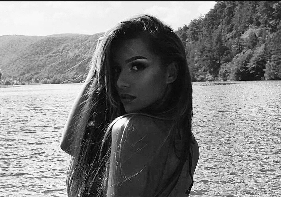 Fallinlovewitheve (@fallinlovewitheve), OnlyFans creator