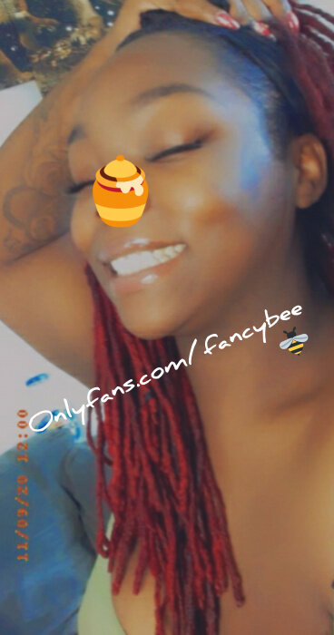 Fancybee (@fancybee), OnlyFans creator