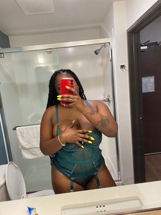 Fantasyyyygyal (@fantasyyyygyal), OnlyFans creator