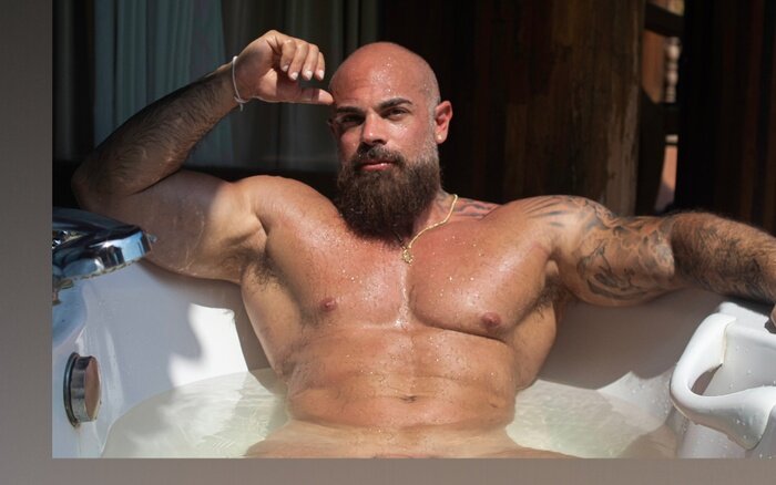 Fartmasterr (@fartmasterr), OnlyFans creator