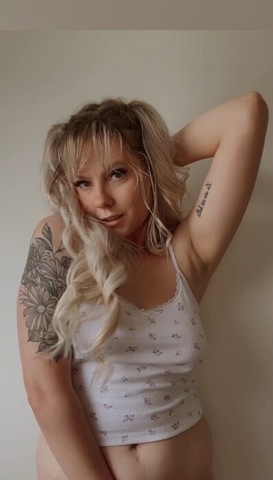 Featuringhala (@featuringhala), OnlyFans creator