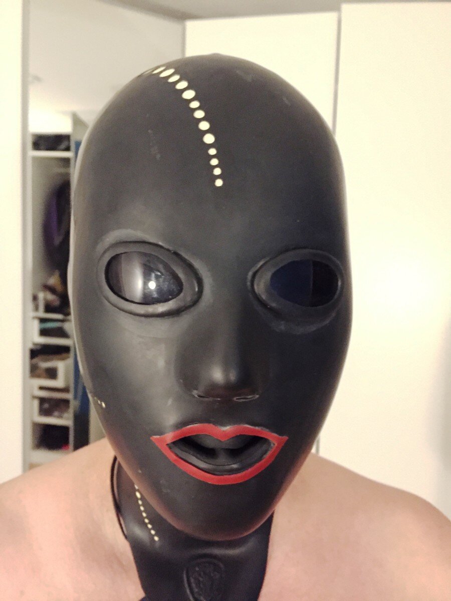 Feellatexnylon (@feel_latex_nylon), OnlyFans creator