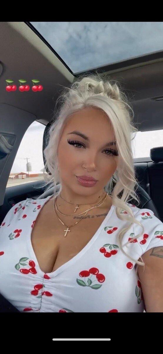 Feliciaxhx (@feliciaxhx), OnlyFans creator