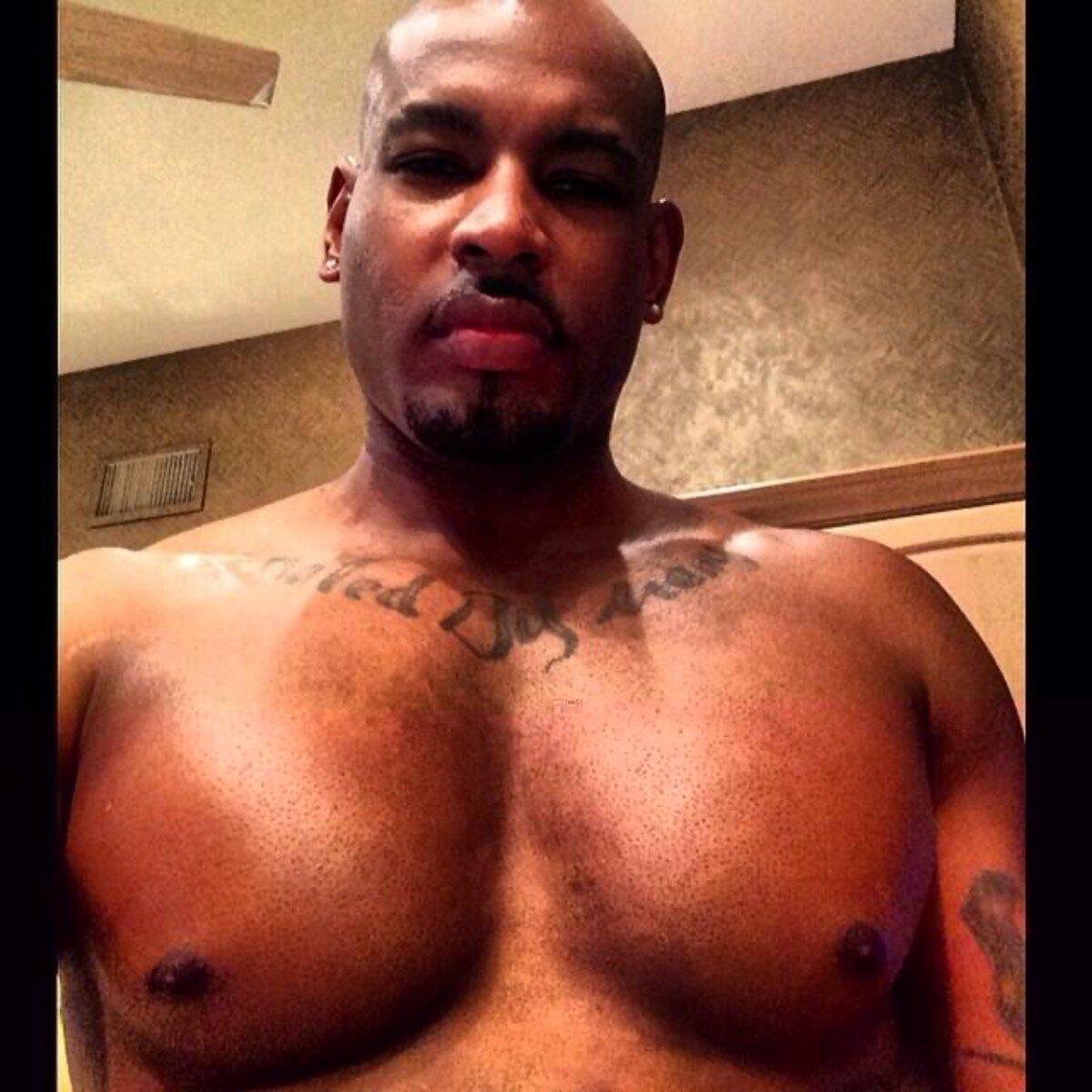 Flashbrown (@flashbrown), OnlyFans creator