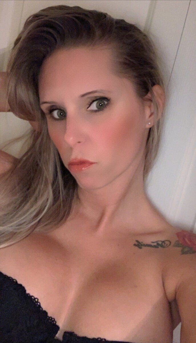 Flicia89826448 (@flicia89826448), OnlyFans creator
