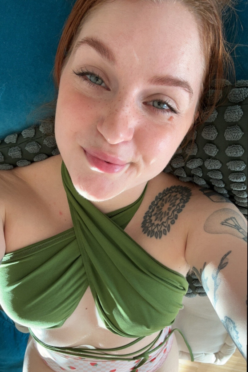 Flora (@floraartist), OnlyFans creator