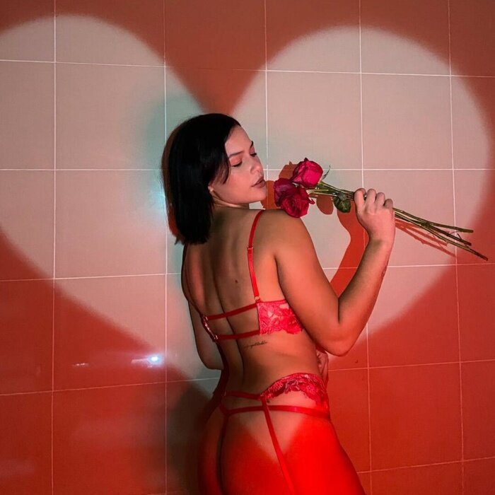 Floraskyxxx (@floraskyxxx), OnlyFans creator