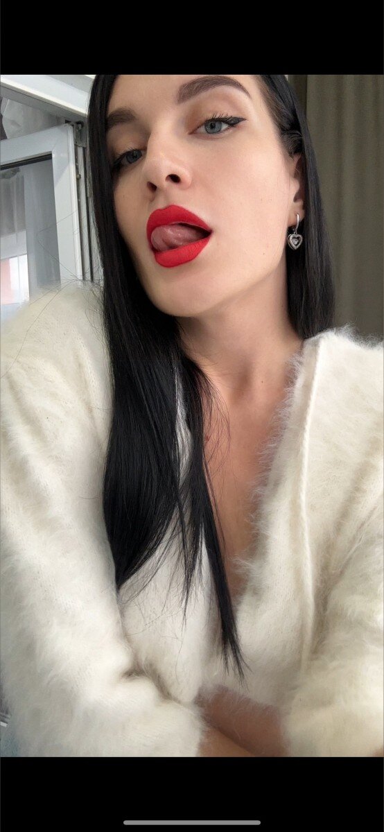 Fluffyviktoriya (@fluffyviktoriya), OnlyFans creator