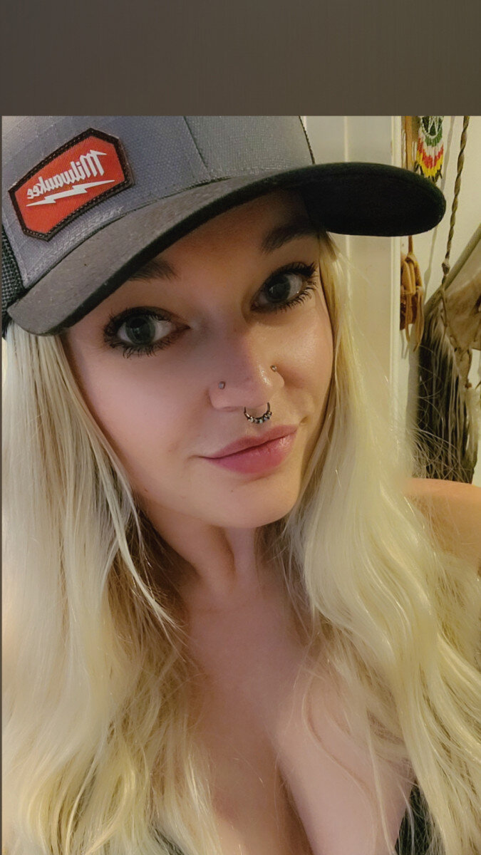 Foxbaby420 (@foxbaby420), OnlyFans creator