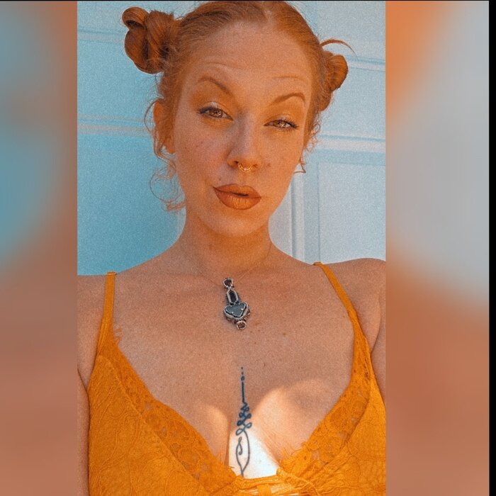 Foxivixen (@foxivixen), OnlyFans creator