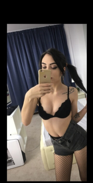 Foxyalice1 (@foxyalice1), OnlyFans creator