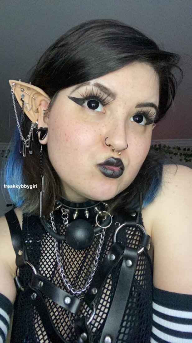 Freakkybbygirl (@freakkybbygirl), OnlyFans creator
