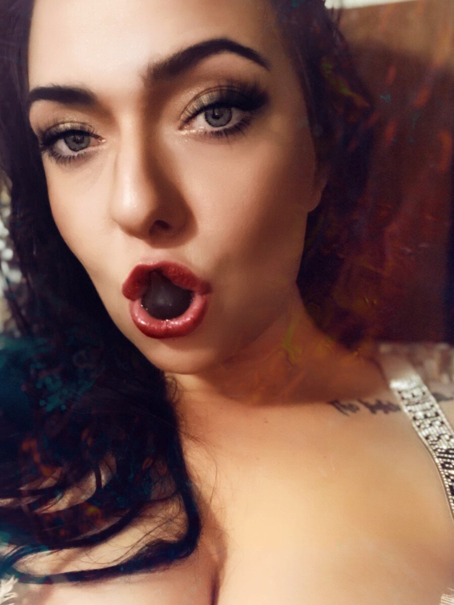 Freakyhazel21 (@freaky.hazel21), OnlyFans creator