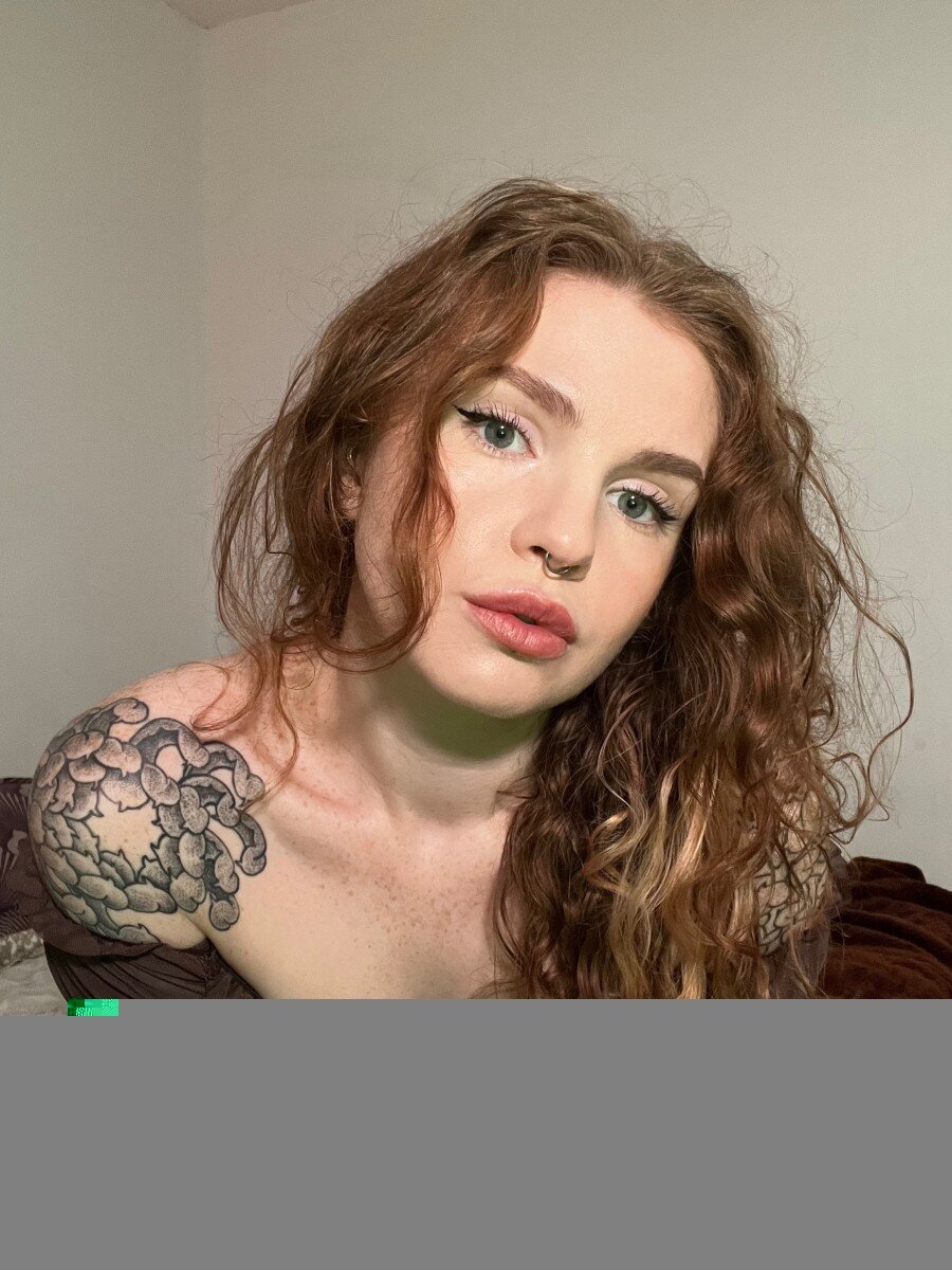 Frecklefox (@freckle_fox), OnlyFans creator